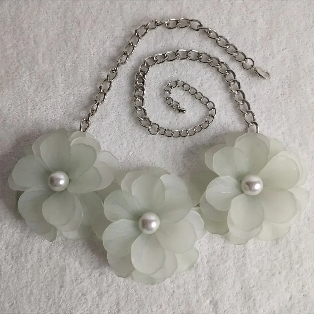 White Flower Necklace